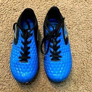 Boys Lotto Soccer Cleats size 1 1/2 - blue and black